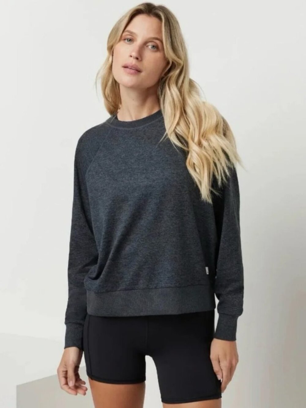 Vuori DreamKnit Long Sleeve Halo Crew Pullover Sweatshirt Charcoal Gray Large